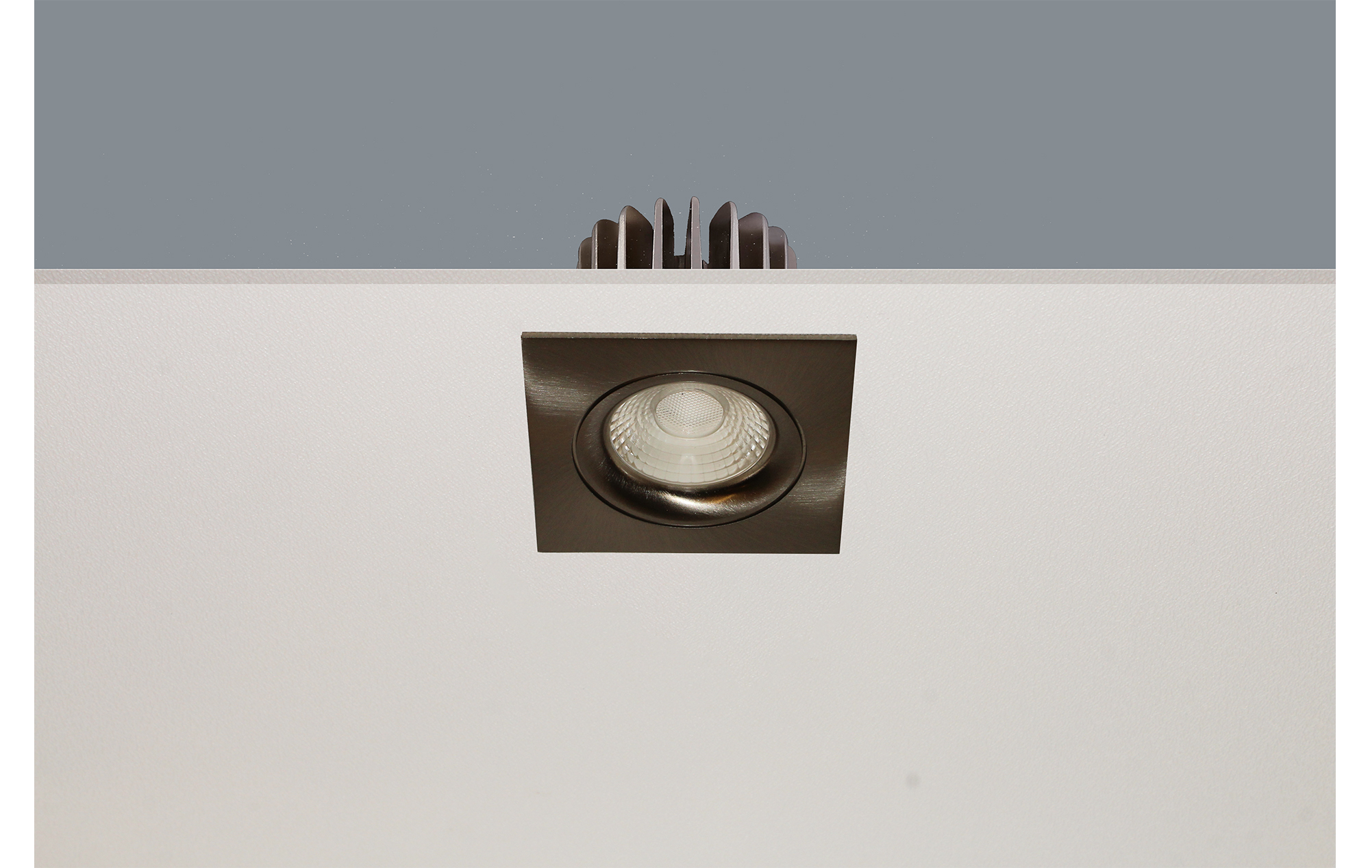 8717696109437 LED-Spot Square Flat 80mm 750lm 827 PH-C RVS